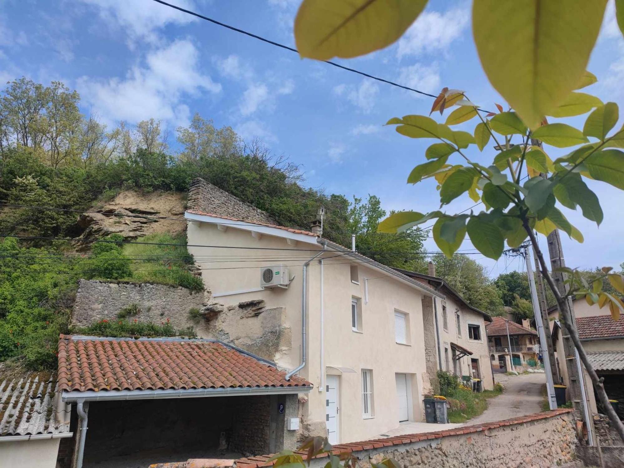 Holiday home Maison Au Calme Pour 8 Personnes A 2 Pas Du Chateau D Anjou